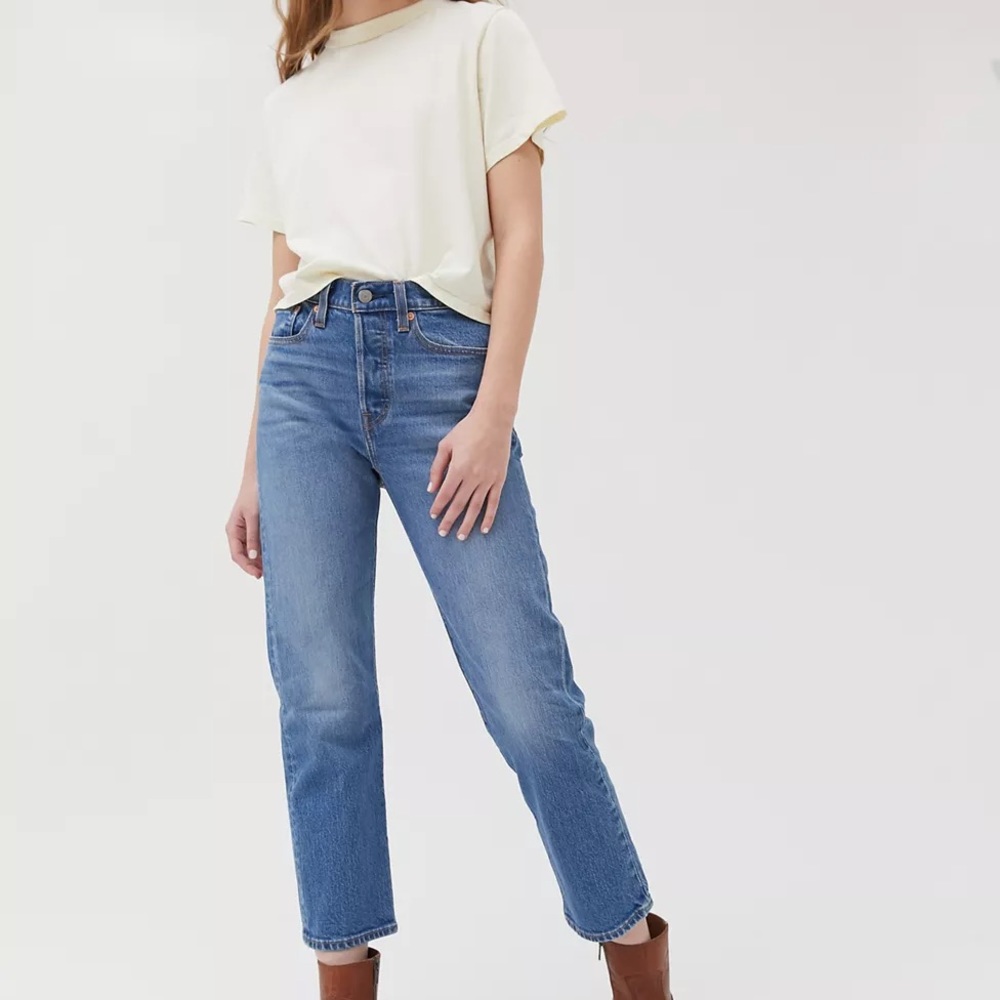 Levi’s Wedgie Straight Jeans in Sound Wash / 27